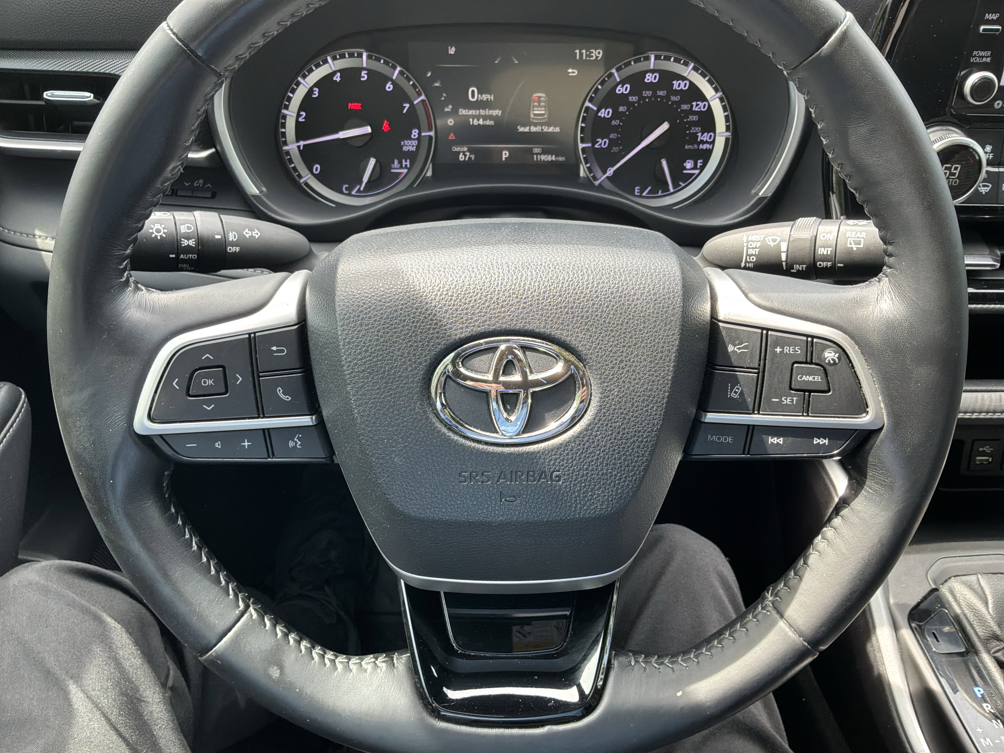 Used 2022 Toyota Highlander XSE FWD image 18