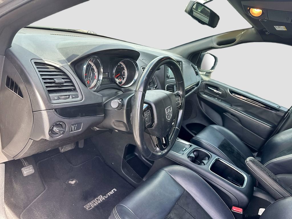 Used 2017 Dodge Grand Caravan SXT w/ Blacktop Package image 9