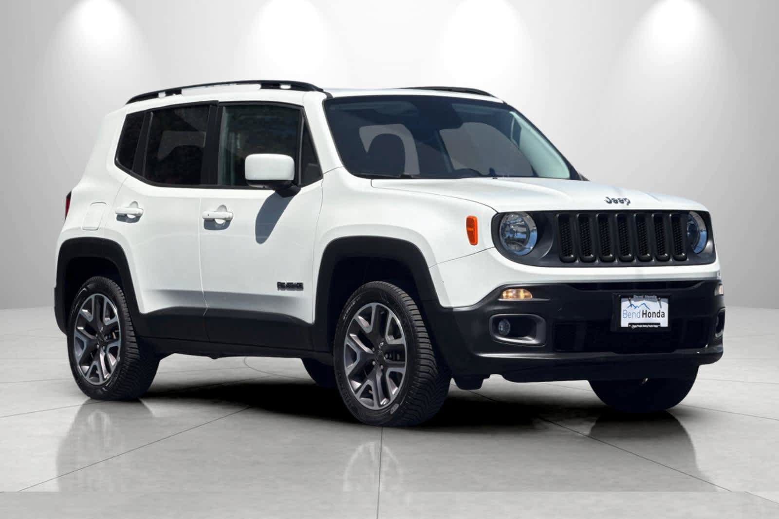 Used 2017 Jeep Renegade Latitude w/ Popular Equipment Group AWD/4WD image 9