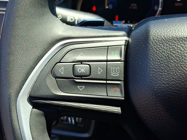 Used 2024 Jeep Grand Cherokee L Laredo AWD/4WD image 20