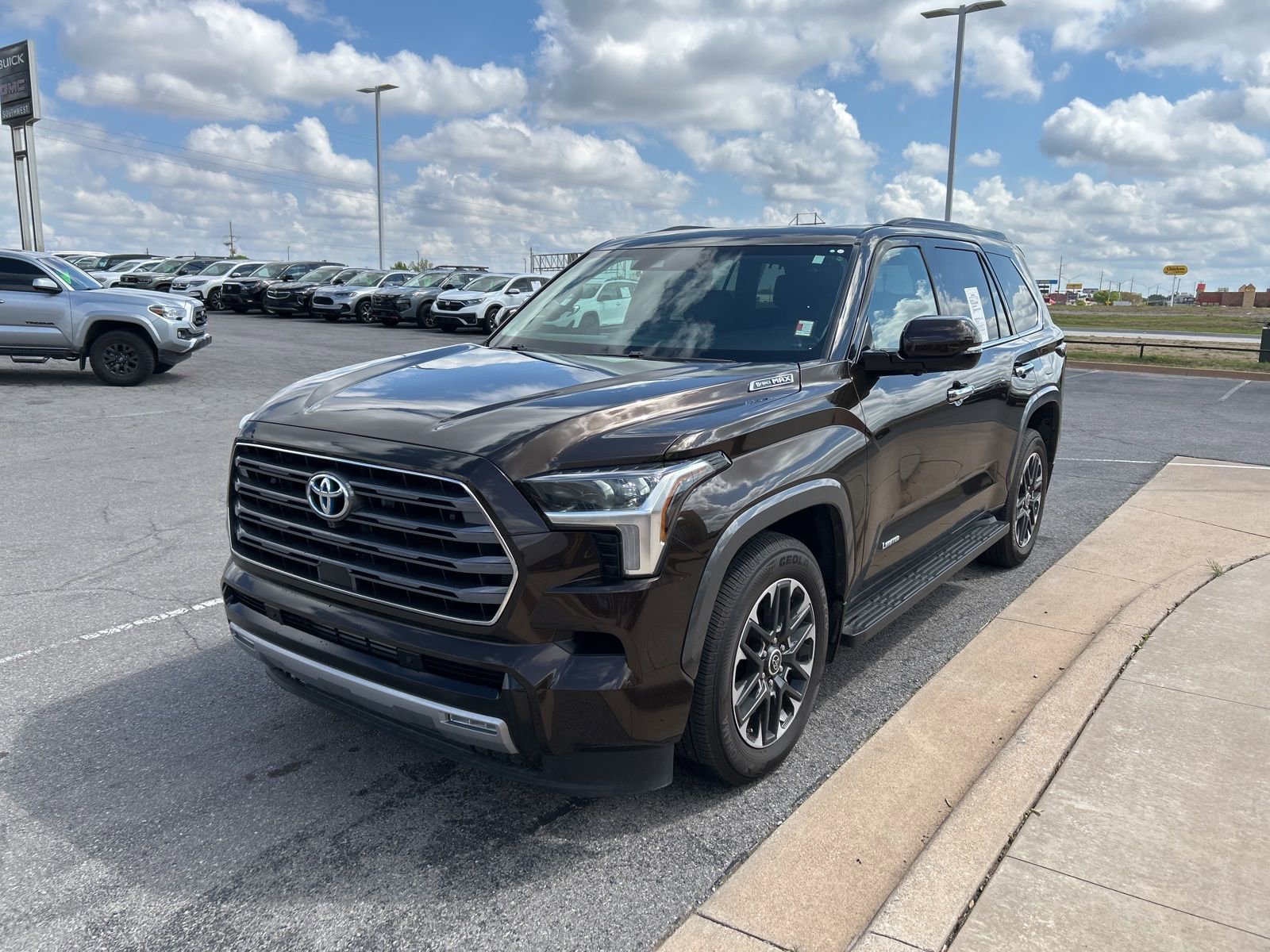 Used 2023 Toyota Sequoia Limited image 1