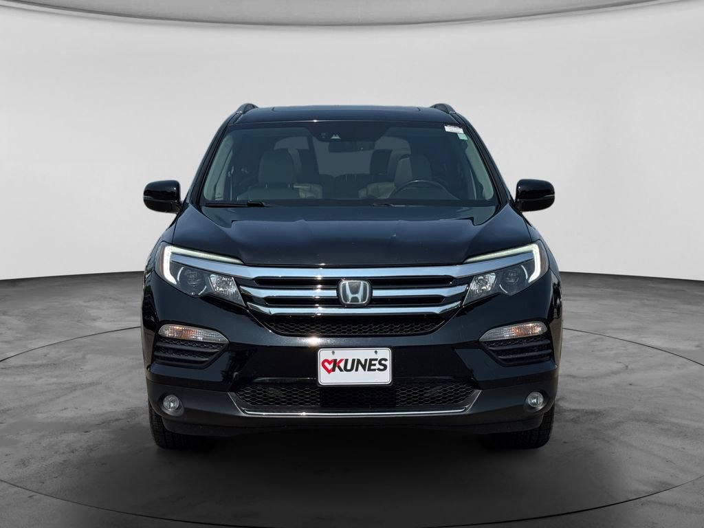 Used 2017 Honda Pilot Elite image 2