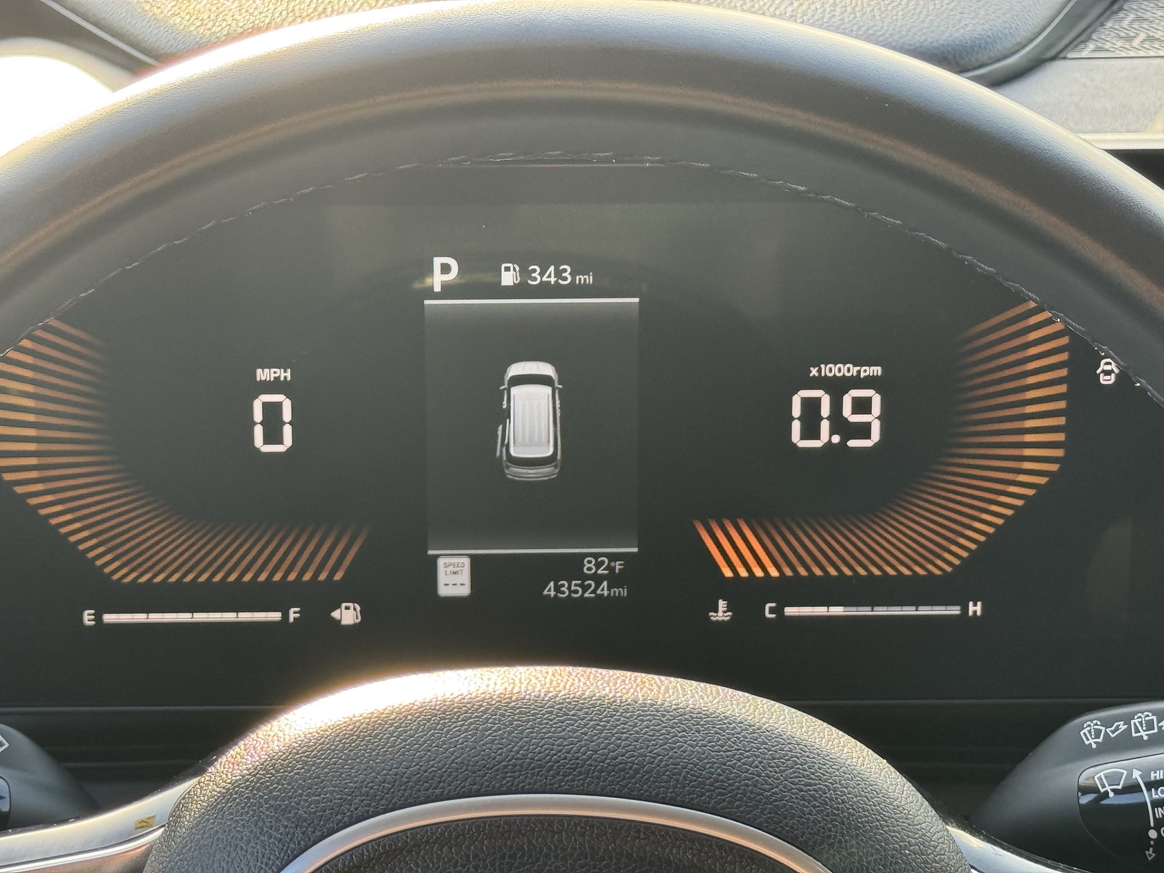 Used 2025 Kia Carnival FWD image 15