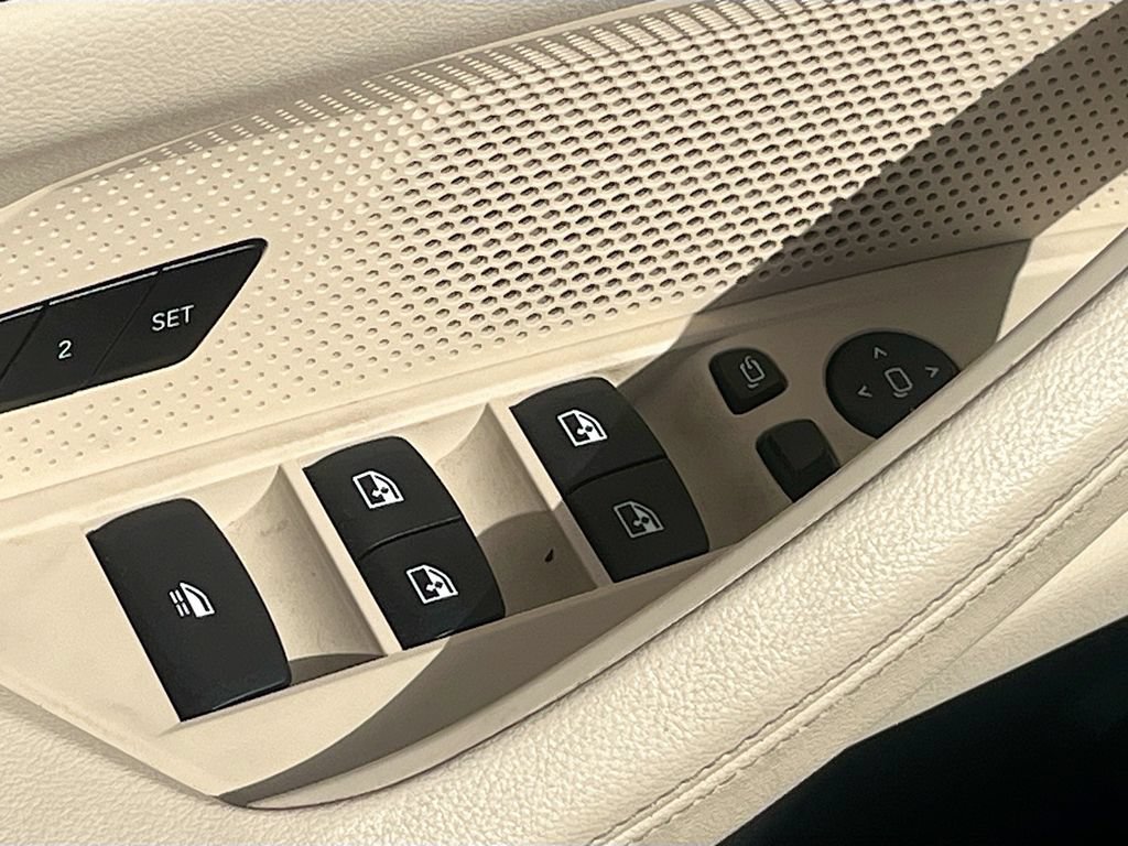 Used 2023 BMW M440i Convertible w/ Premium Package RWD image 18