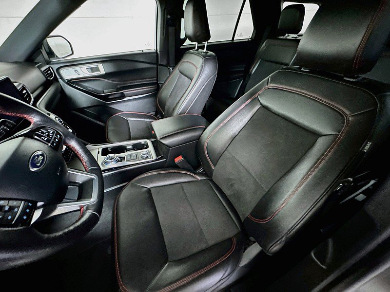 Used 2023 Ford Explorer ST-Line AWD/4WD image 11