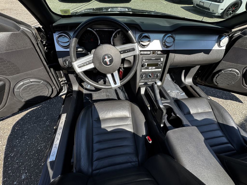 Used 2005 Ford Mustang GT RWD image 12