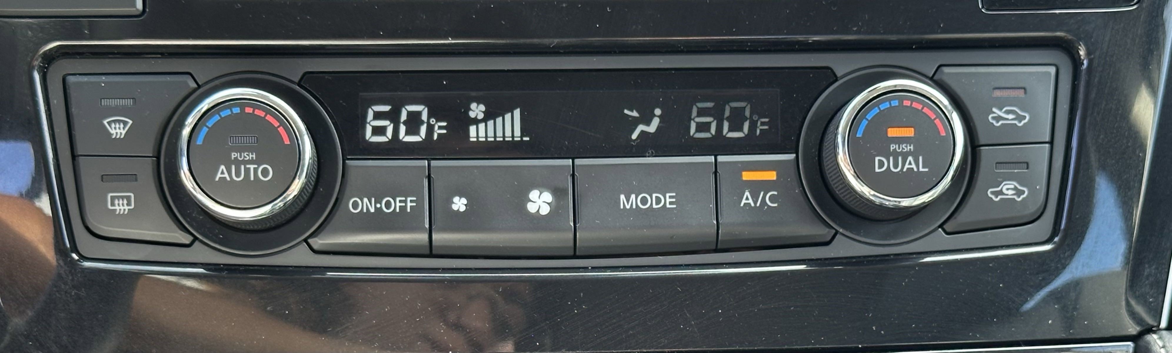 Used 2023 Nissan Maxima SV w/ Floor Mat Group image 31