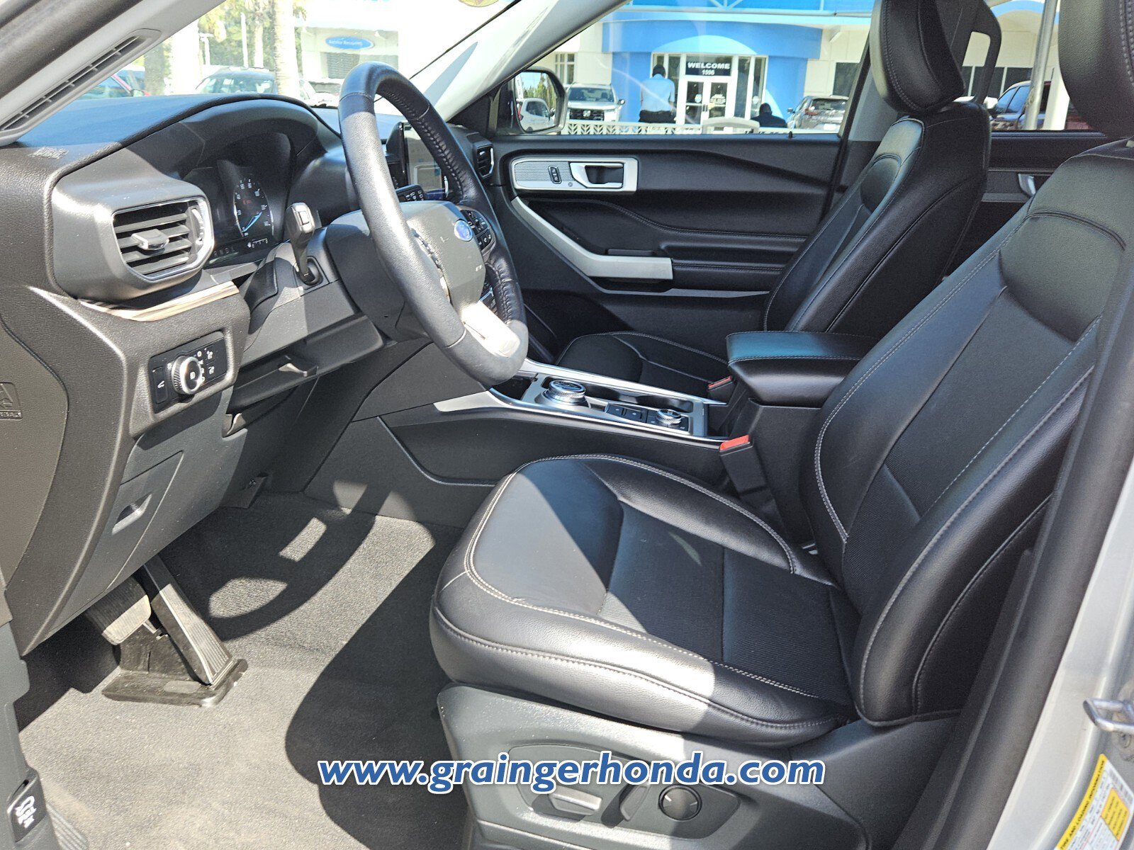 Used 2023 Ford Explorer Limited image 10