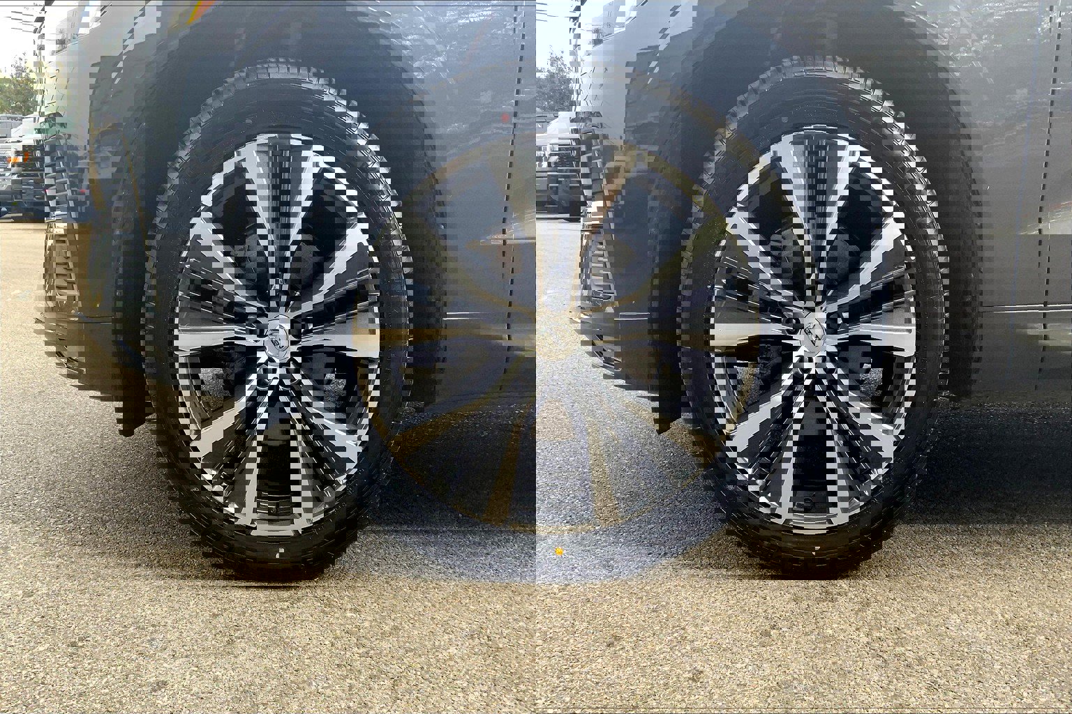 Used 2022 Volvo XC60 B5 Momentum w/ Climate Package image 10