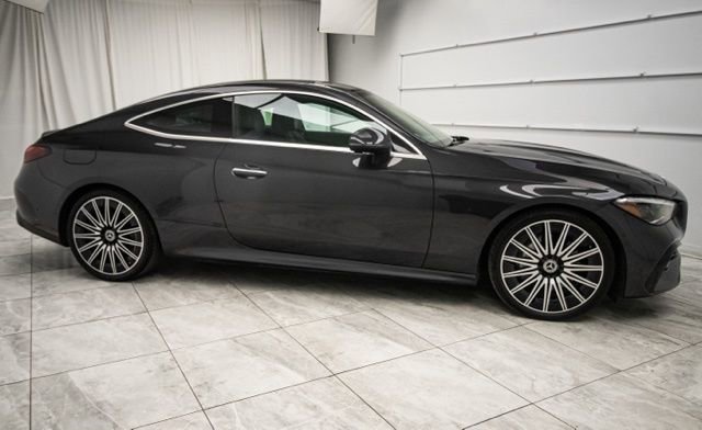 Used 2025 Mercedes-Benz CLE 300 4MATIC Coupe image 2