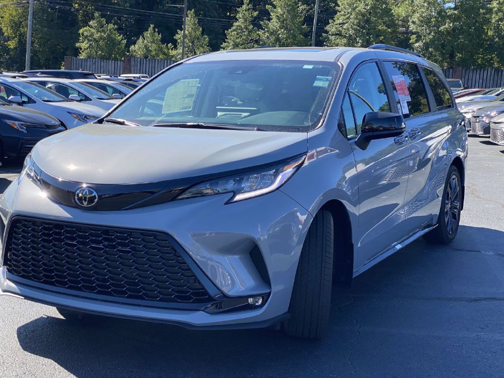 New 2026 Toyota Sienna XSE FWD image 6