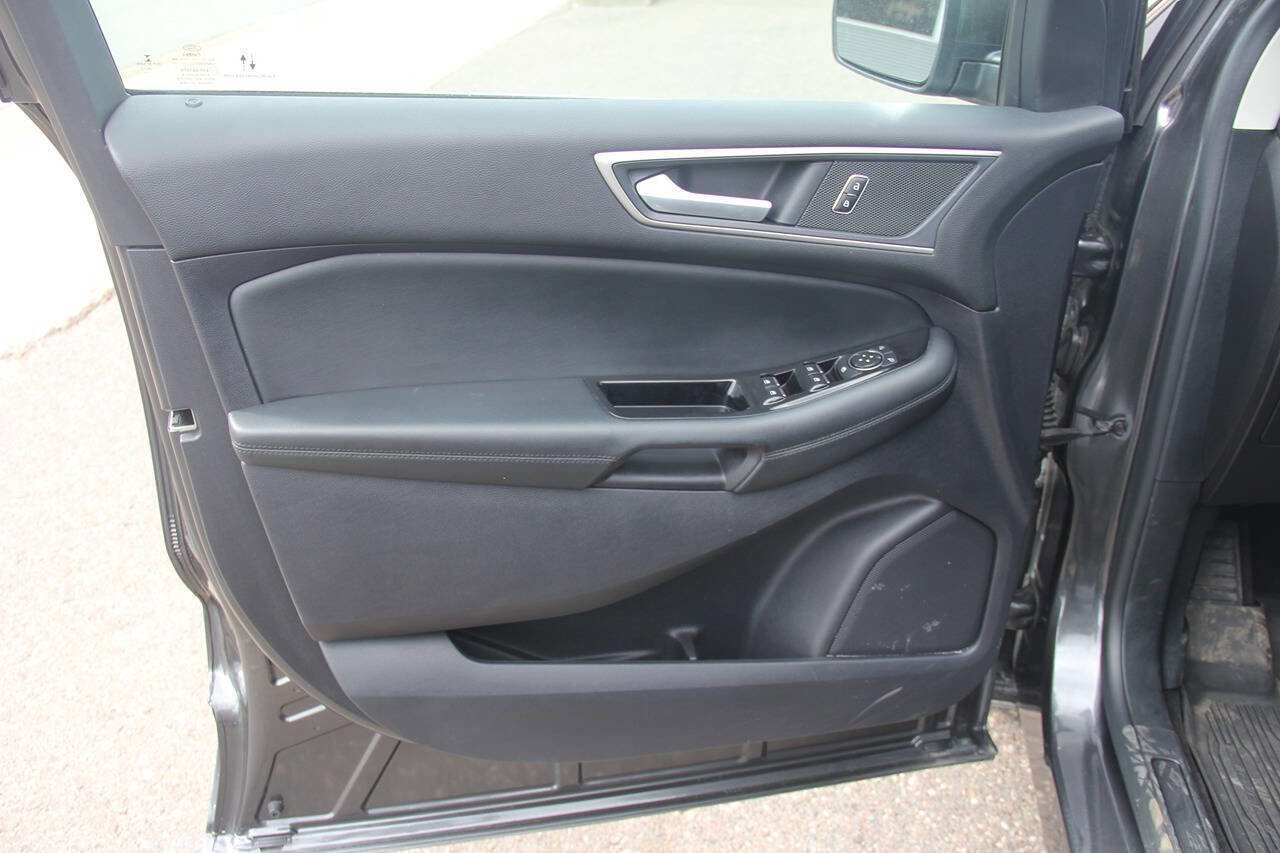 Used 2020 Ford Edge SEL w/ Convenience Package AWD/4WD image 29
