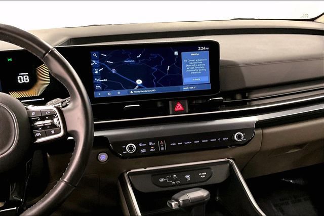 Used 2025 Kia Carnival FWD image 7
