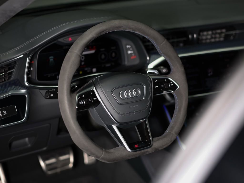 Used 2025 Audi RS 6 performance w/ Blue RS Design Package Plus image 30