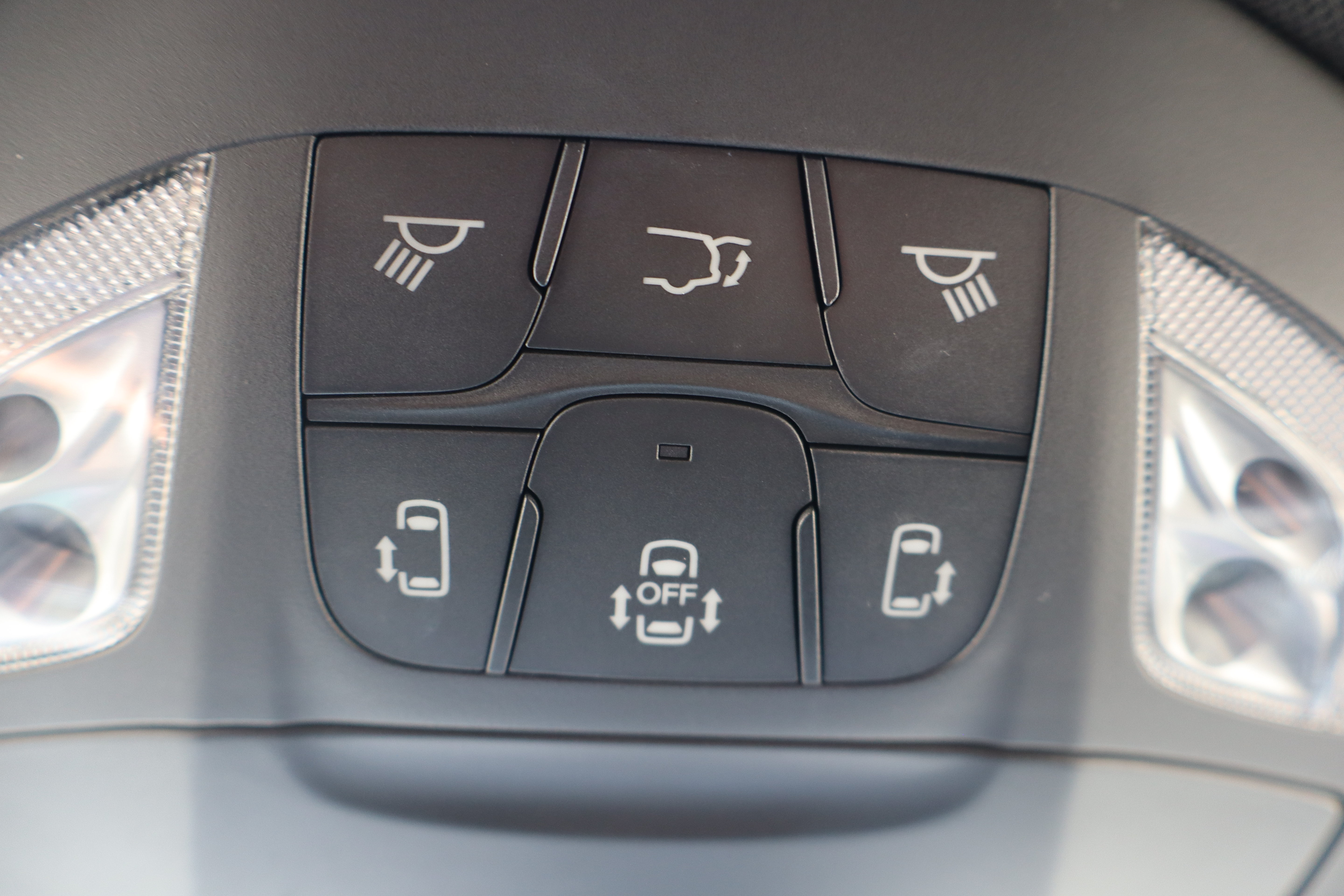 Used 2024 Chrysler Pacifica Premium FWD image 31