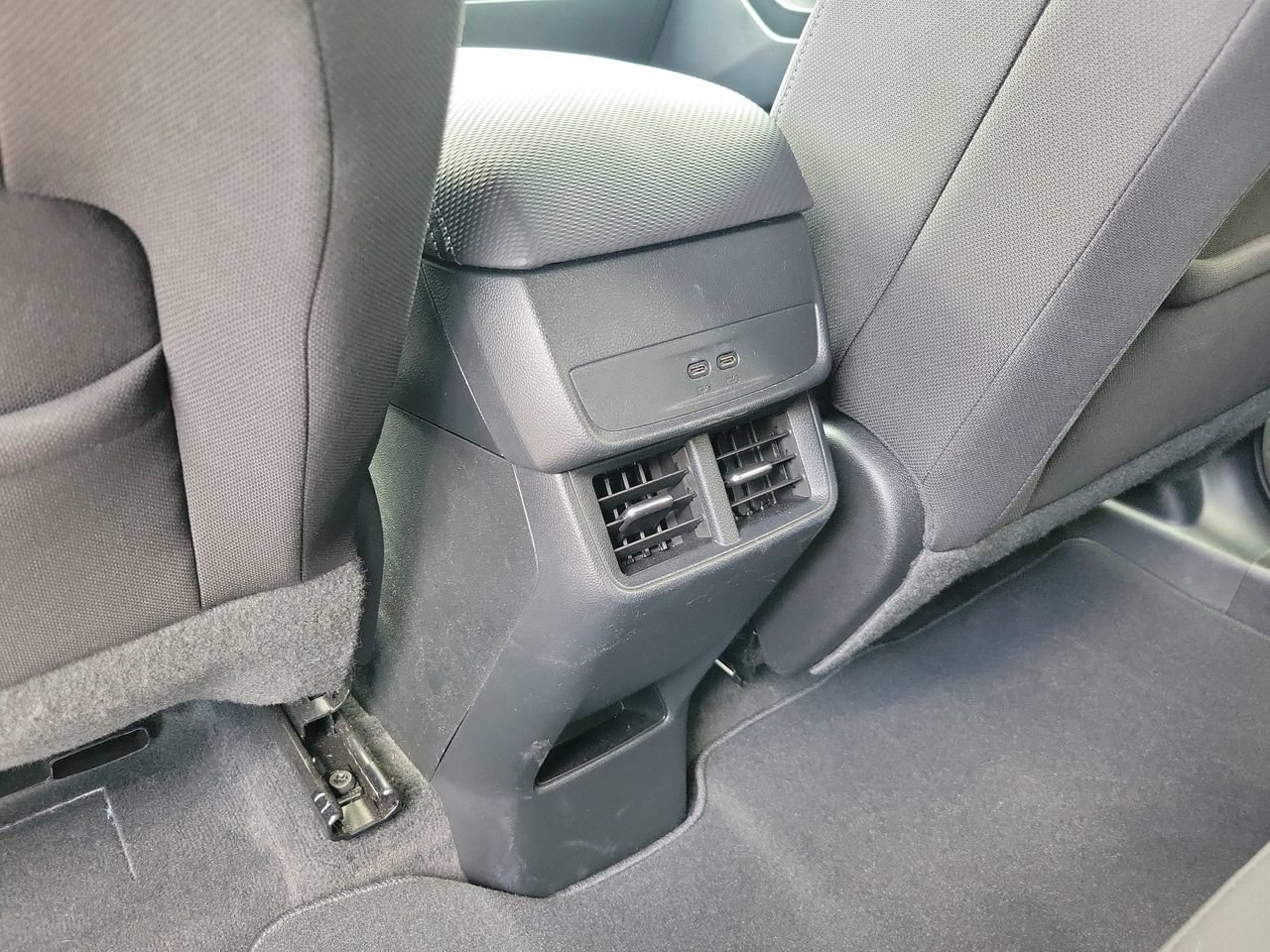 Used 2026 Chevrolet Equinox LT FWD image 10