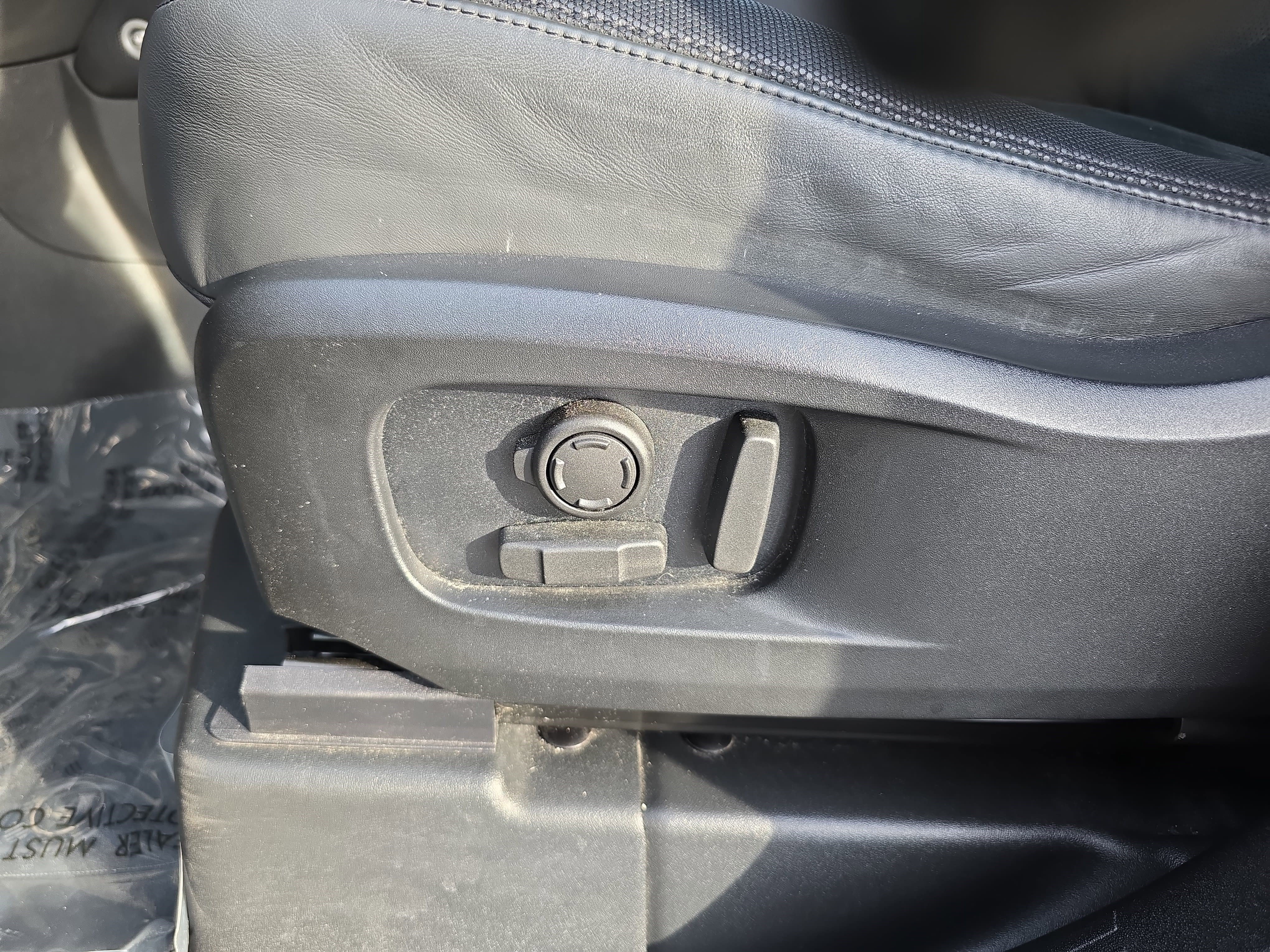 Used 2023 Land Rover Defender 110 V8 image 29