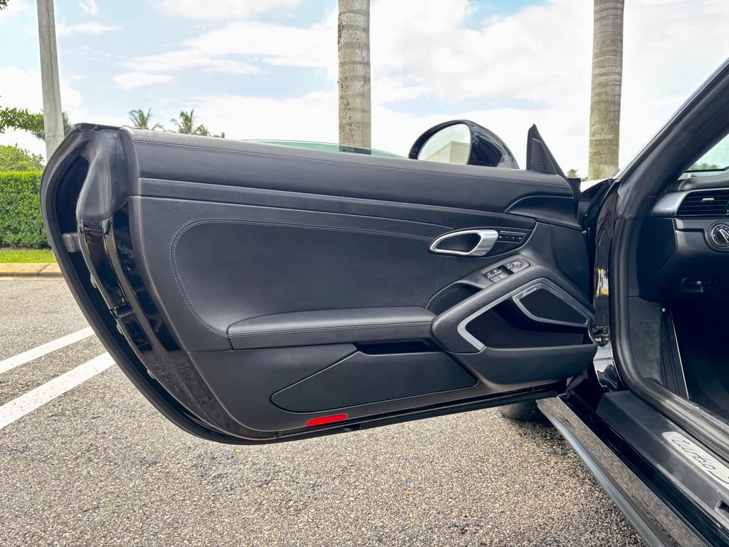 Used 2017 Porsche 911 Turbo AWD/4WD image 19