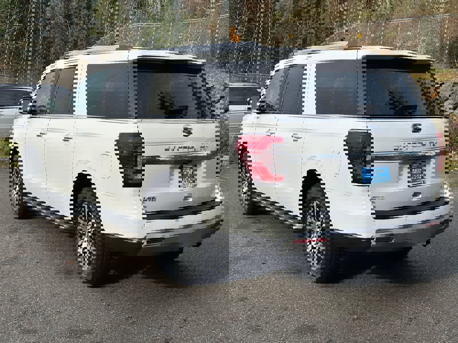 Used 2022 Ford Expedition Max Limited image 3