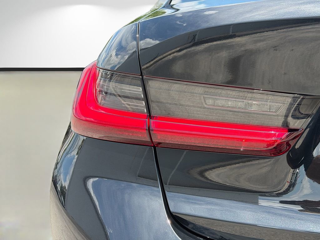 Used 2020 BMW 330i Sedan w/ Premium Package RWD image 10