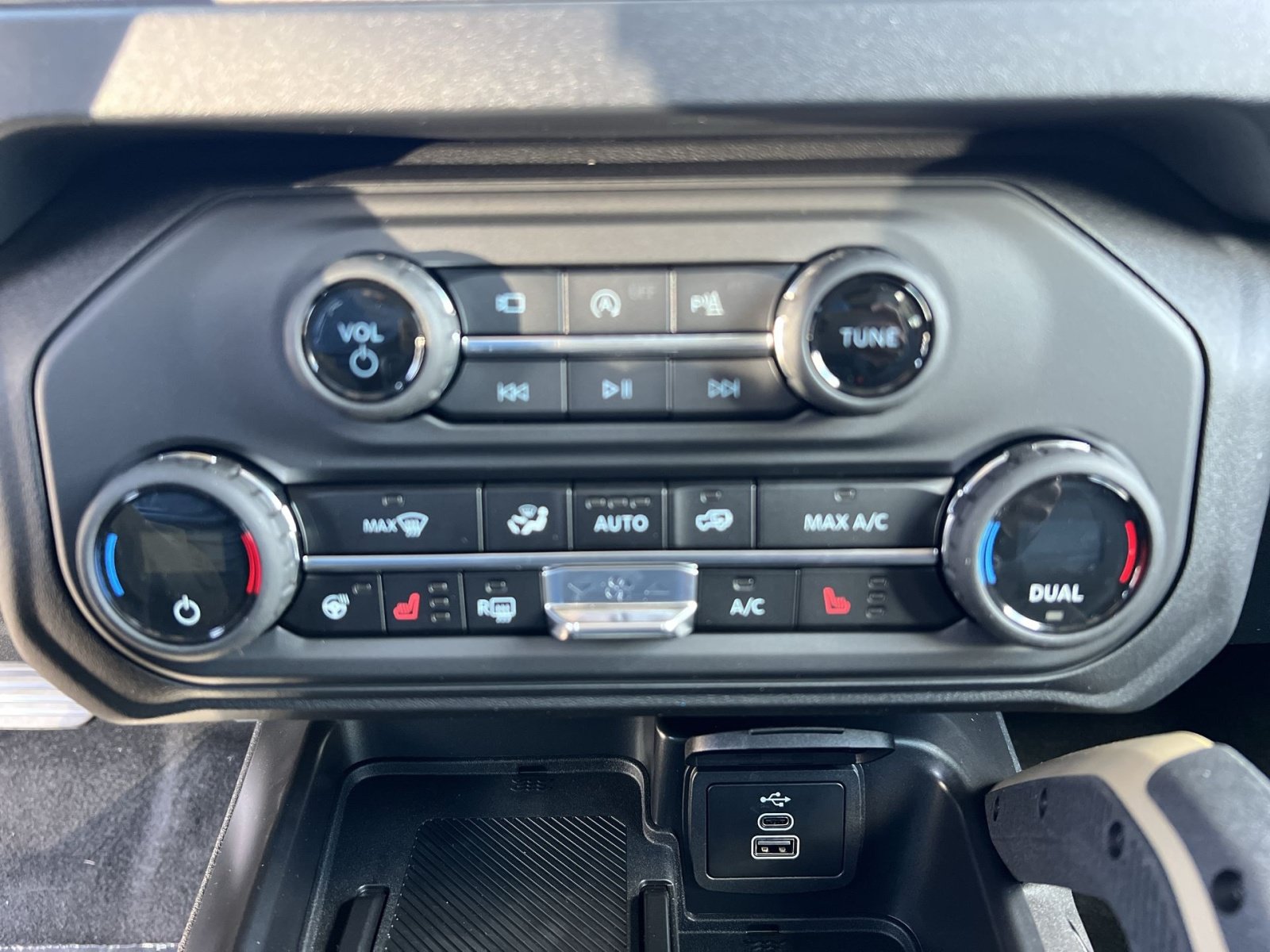 New 2026 Ford Bronco Badlands AWD/4WD image 21