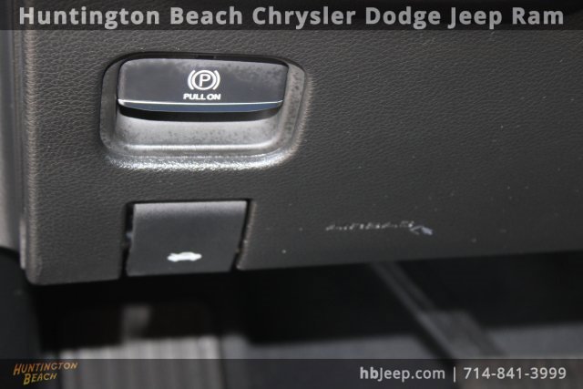 Used 2023 Jeep Grand Cherokee Trailhawk image 14