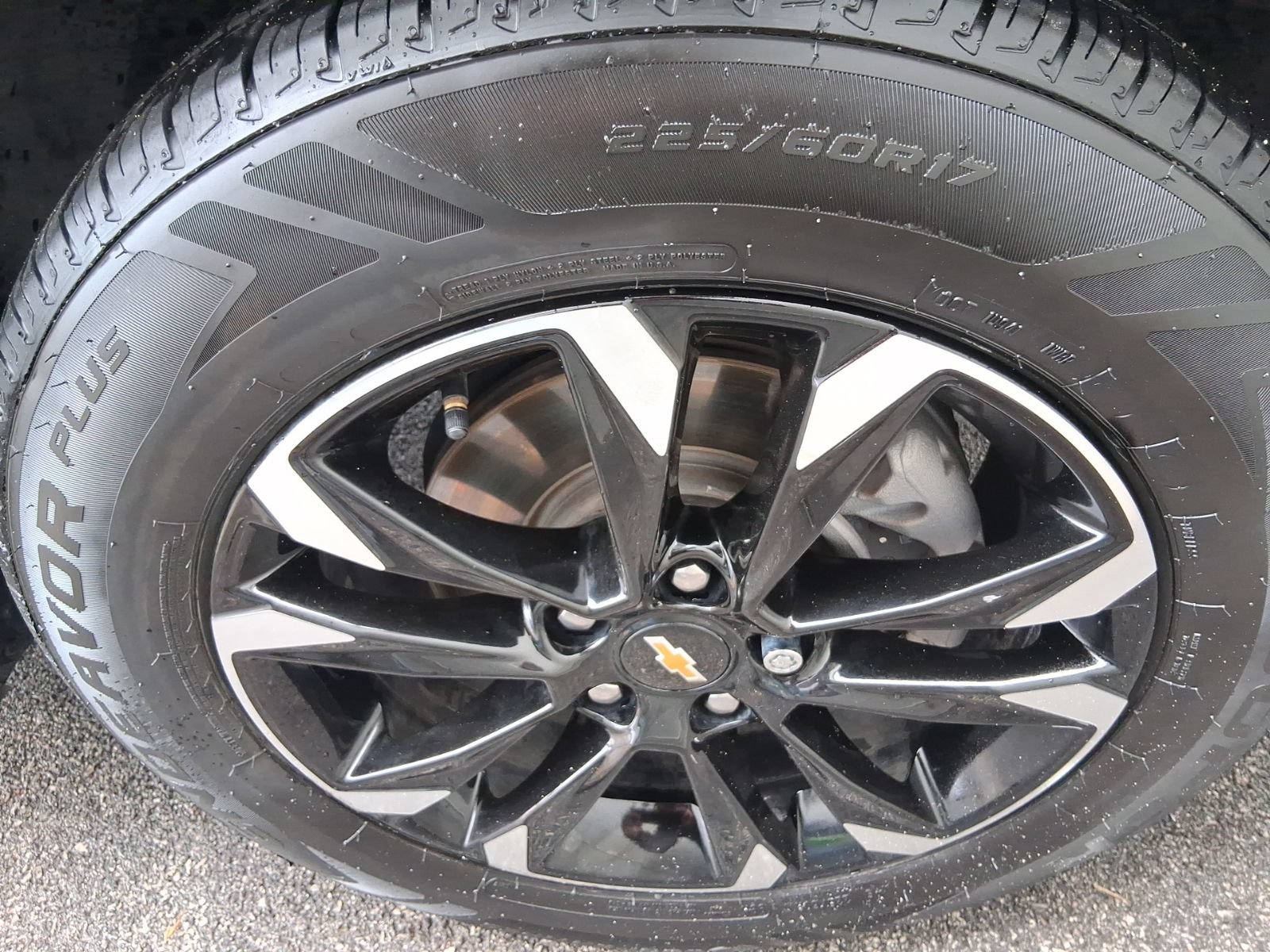 Used 2021 Chevrolet TrailBlazer LT w/ LPO, Blackout Package FWD image 12