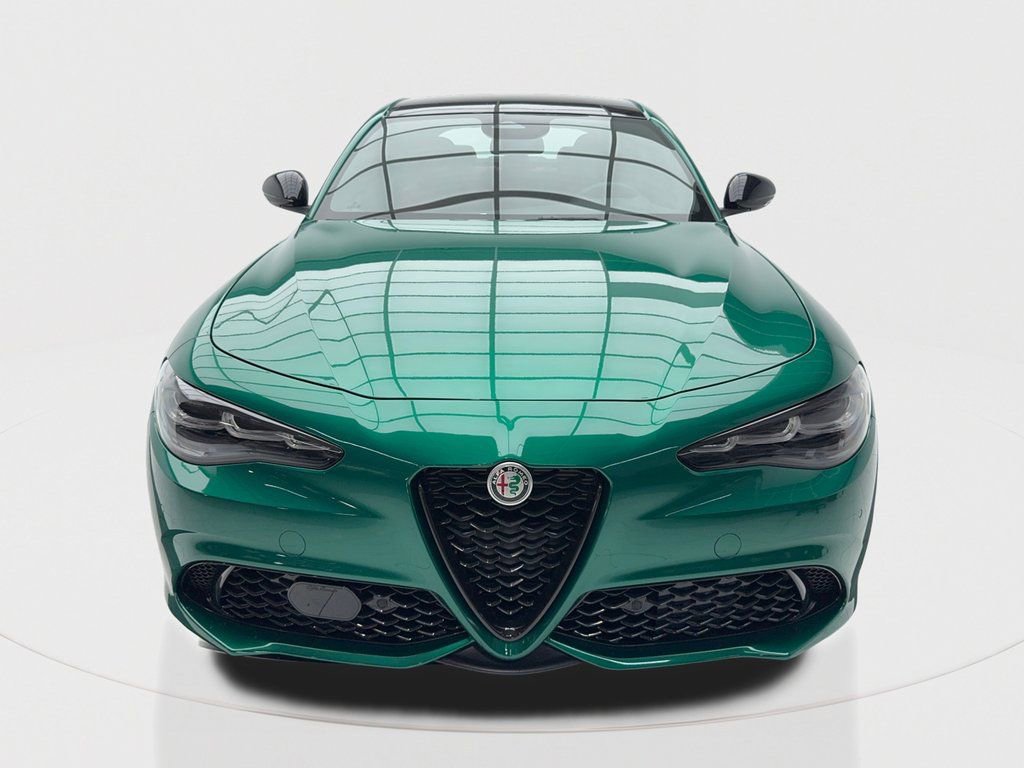 New 2025 Alfa Romeo Giulia Base image 4
