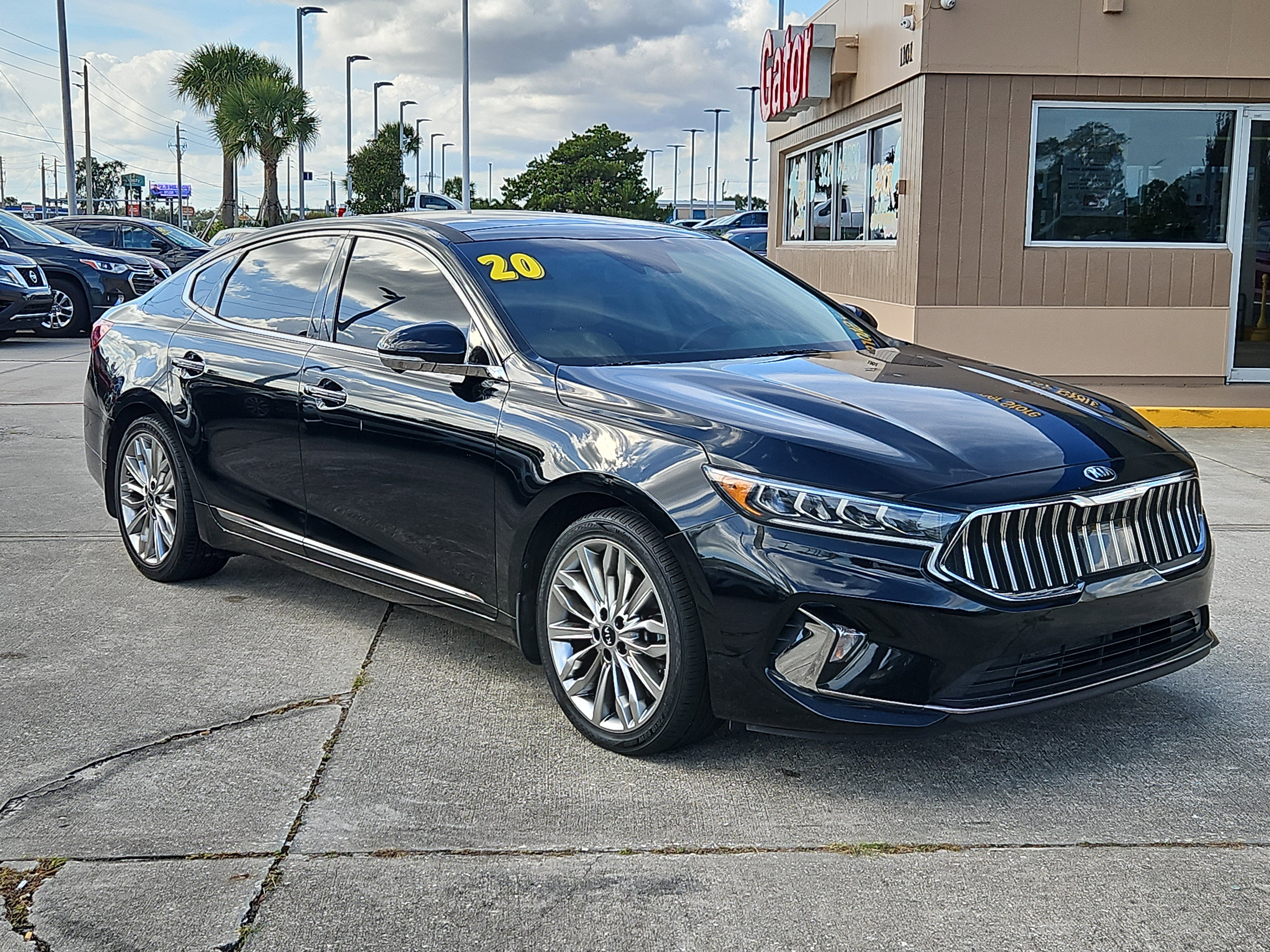 Used 2020 Kia Cadenza Limited image 1