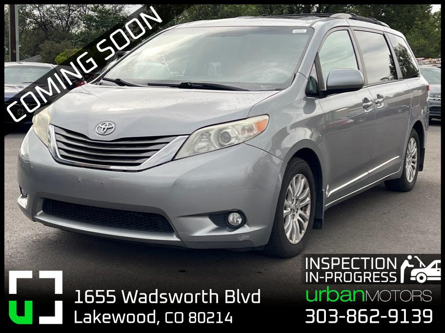 Used 2013 Toyota Sienna XLE w/ Entertainment Pkg FWD video 1
