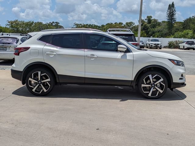 Used 2022 Nissan Rogue Sport SL FWD image 4