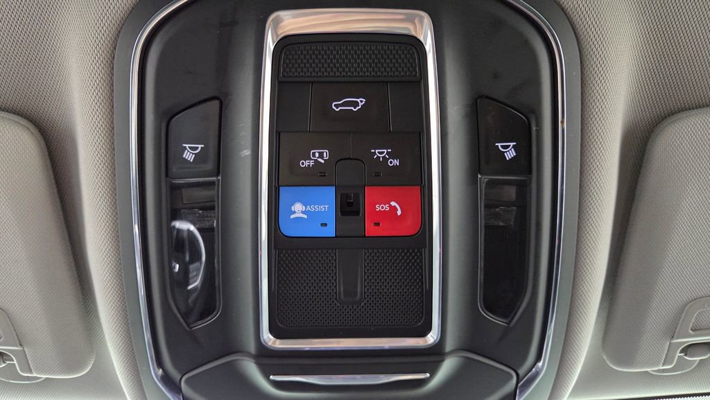 Used 2022 Jeep Grand Cherokee L Laredo w/ Luxury Tech Group I AWD/4WD image 29