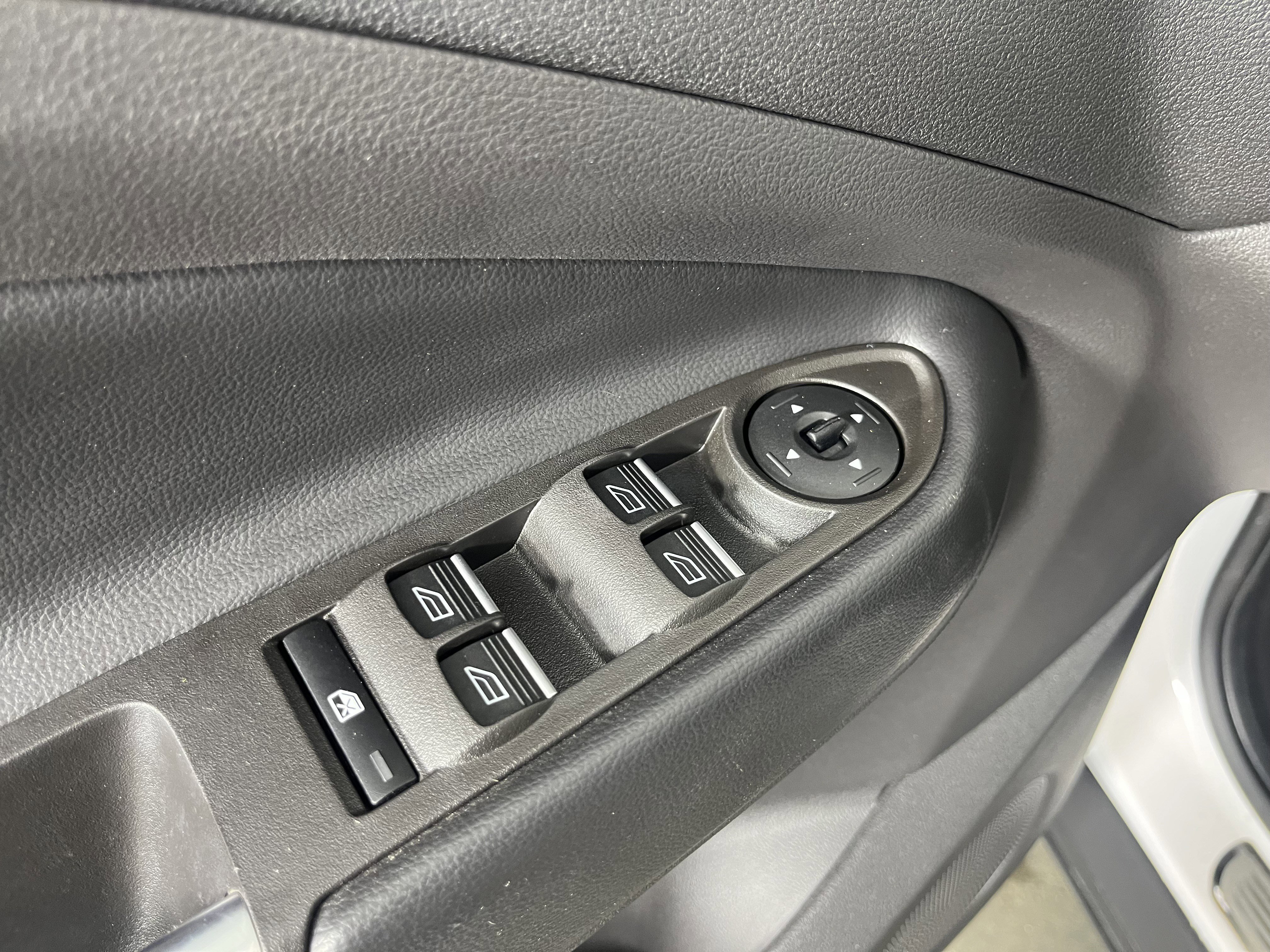 Used 2019 Ford Escape Titanium image 19