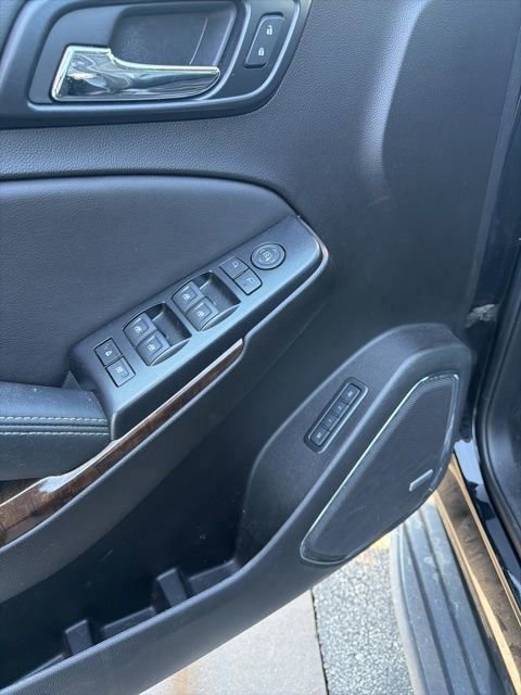 Used 2019 Chevrolet Suburban LT image 8