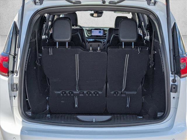 Used 2025 Chrysler Pacifica Limited FWD image 6
