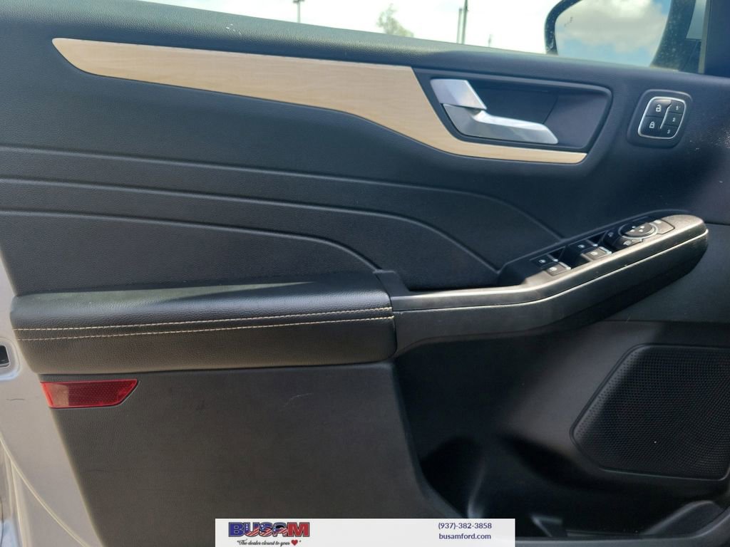 Certified 2022 Ford Escape Titanium w/ Titanium Elite Package AWD/4WD image 18