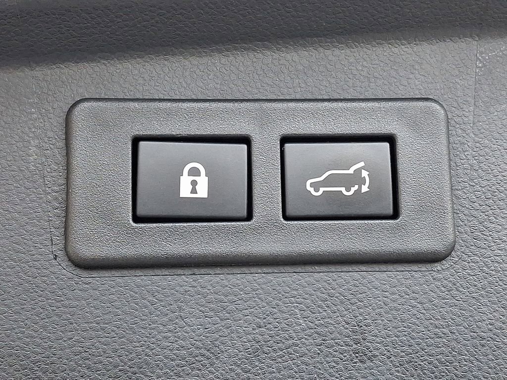 Certified 2022 Subaru Outback Limited image 33