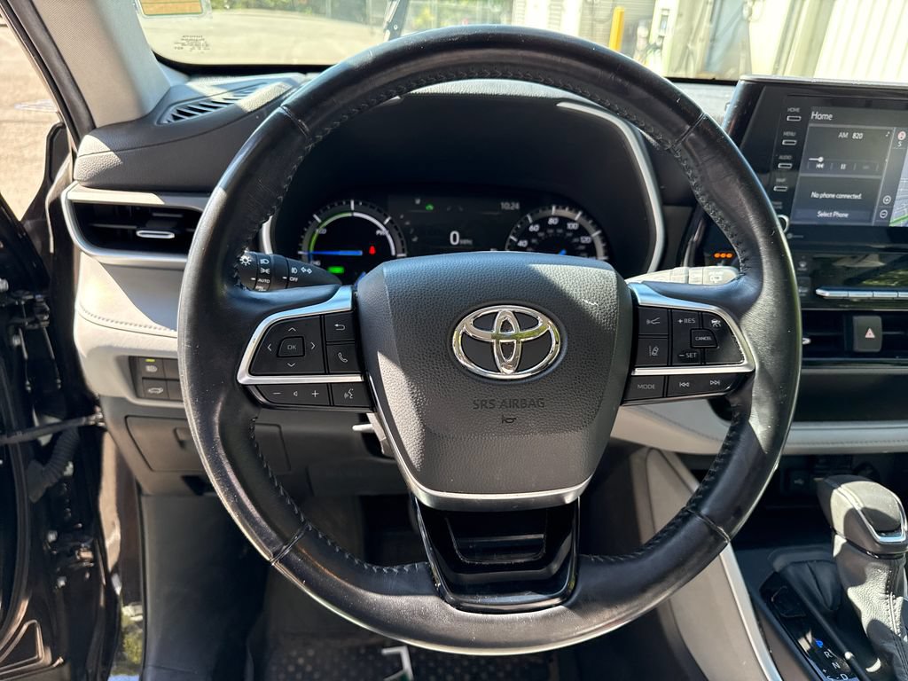 Used 2021 Toyota Highlander XLE AWD/4WD image 21