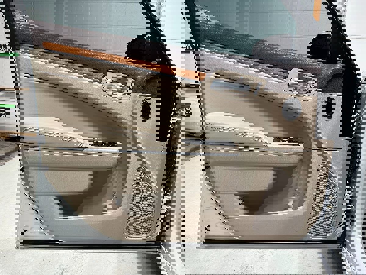 Used 2013 Chrysler 300 C w/ Light Group image 24