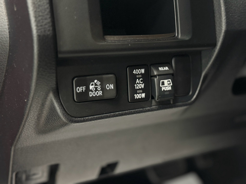 Used 2017 Toyota Tacoma TRD Sport AWD/4WD image 15