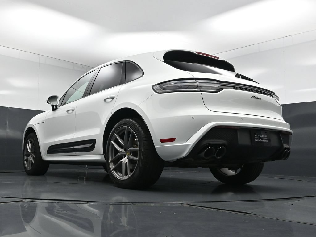 Certified 2025 Porsche Macan AWD/4WD image 25