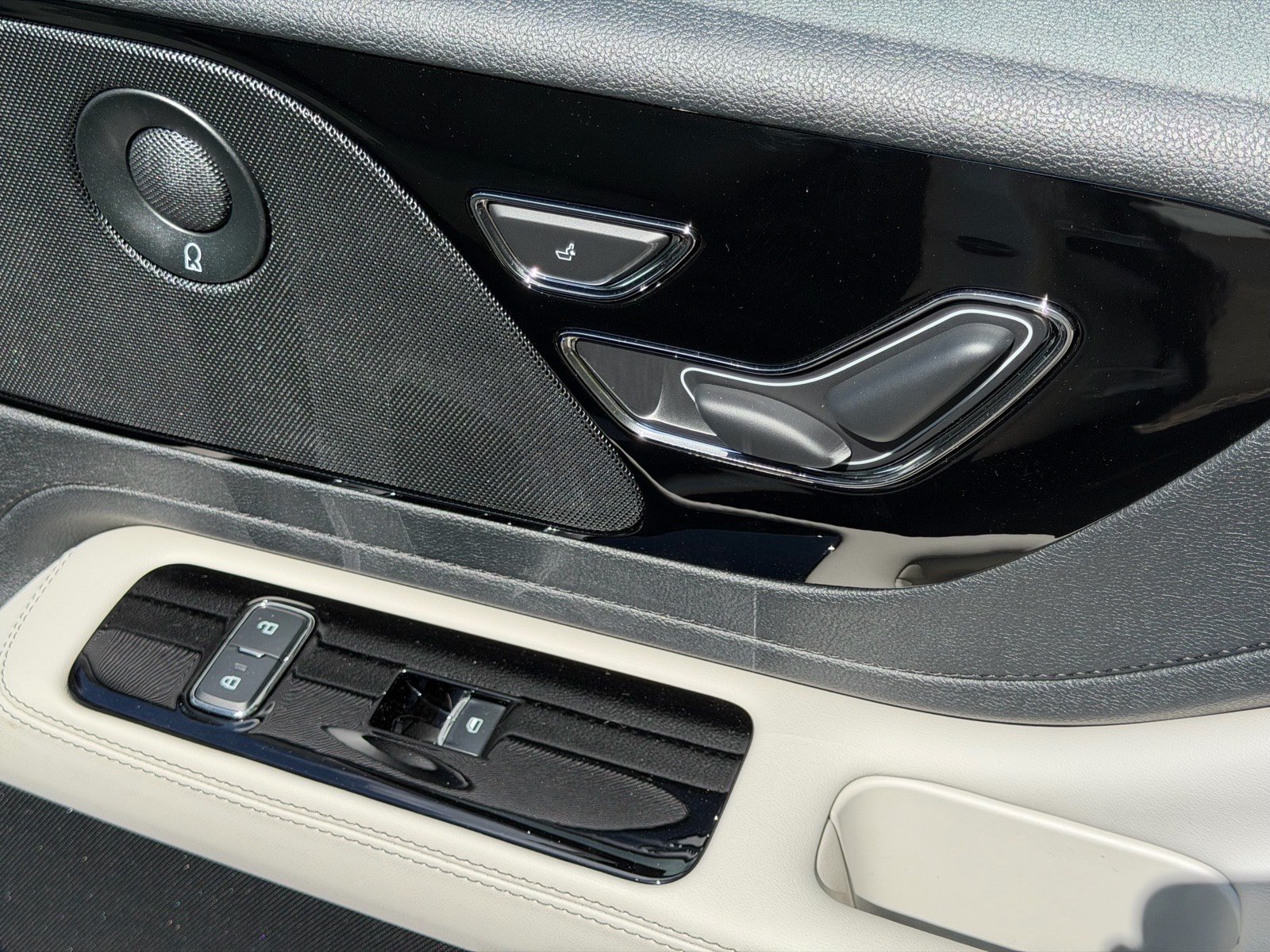 New 2026 Lincoln Aviator Reserve AWD/4WD image 13