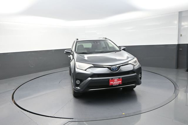 Used 2018 Toyota RAV4 Limited AWD/4WD image 28