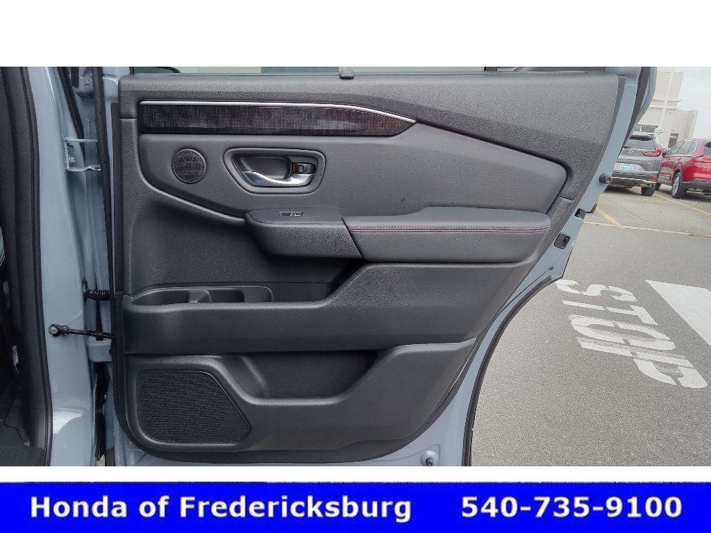 Certified 2025 Honda Pilot Black Edition image 39