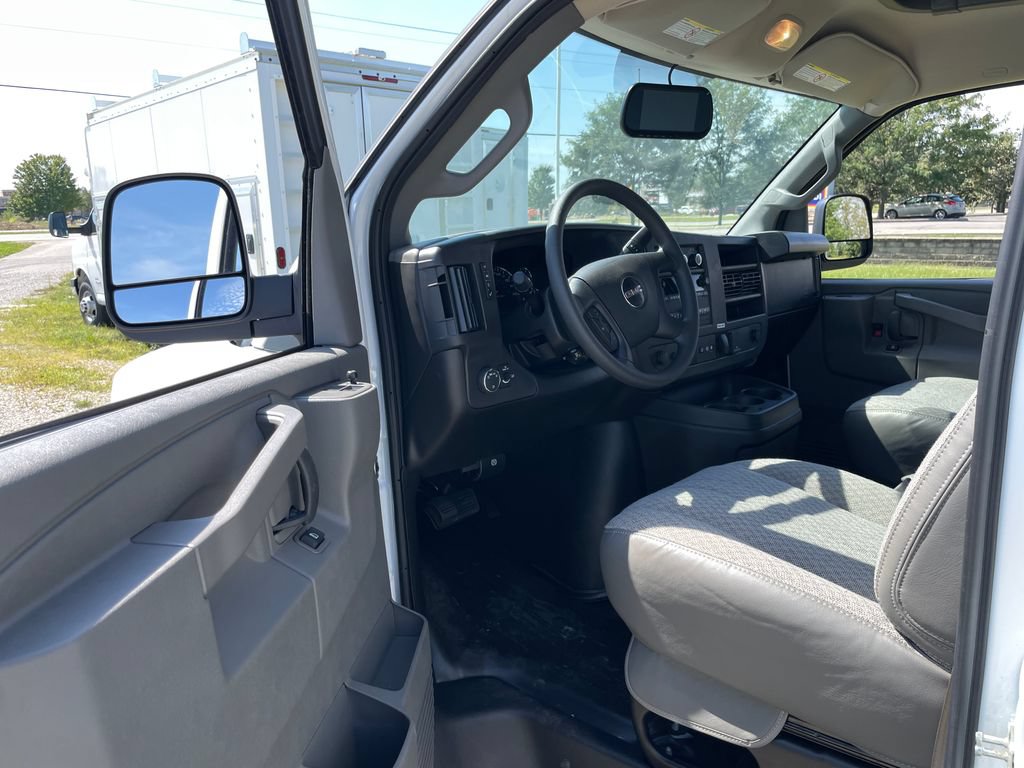 New 2025 GMC Savana 3500 w/ Power Convenience Package RWD image 9
