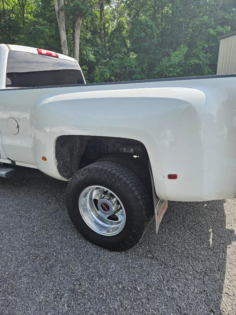 Used 2017 GMC Sierra 3500 SLT w/ Duramax Plus Package AWD/4WD image 44