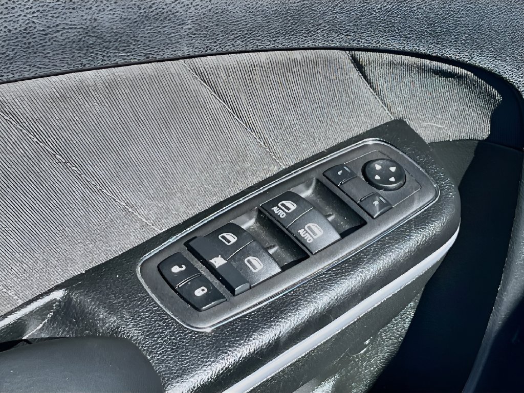 Used 2023 Dodge Charger SXT RWD image 17