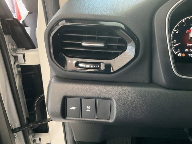 Certified 2025 Honda Pilot Touring image 9