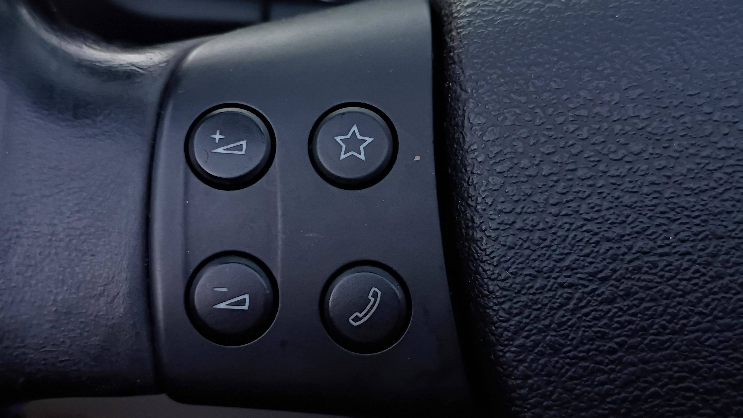 Used 2009 Volkswagen Eos Lux image 16