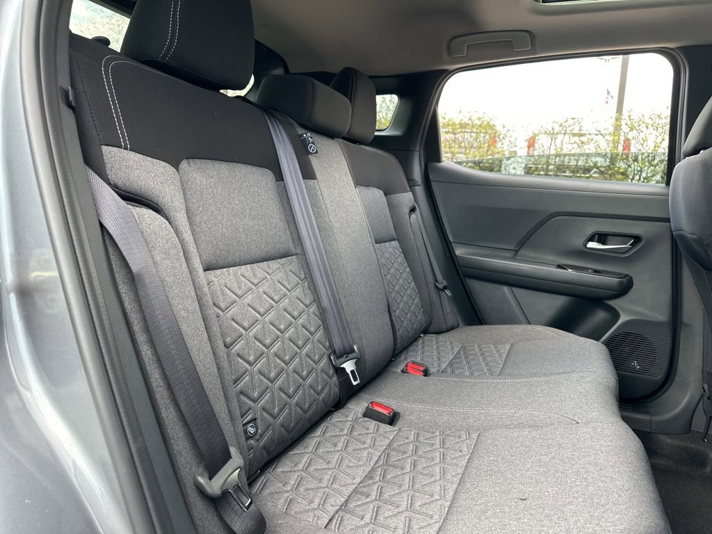 Used 2025 Nissan Kicks SV w/ SV Premium Package image 33